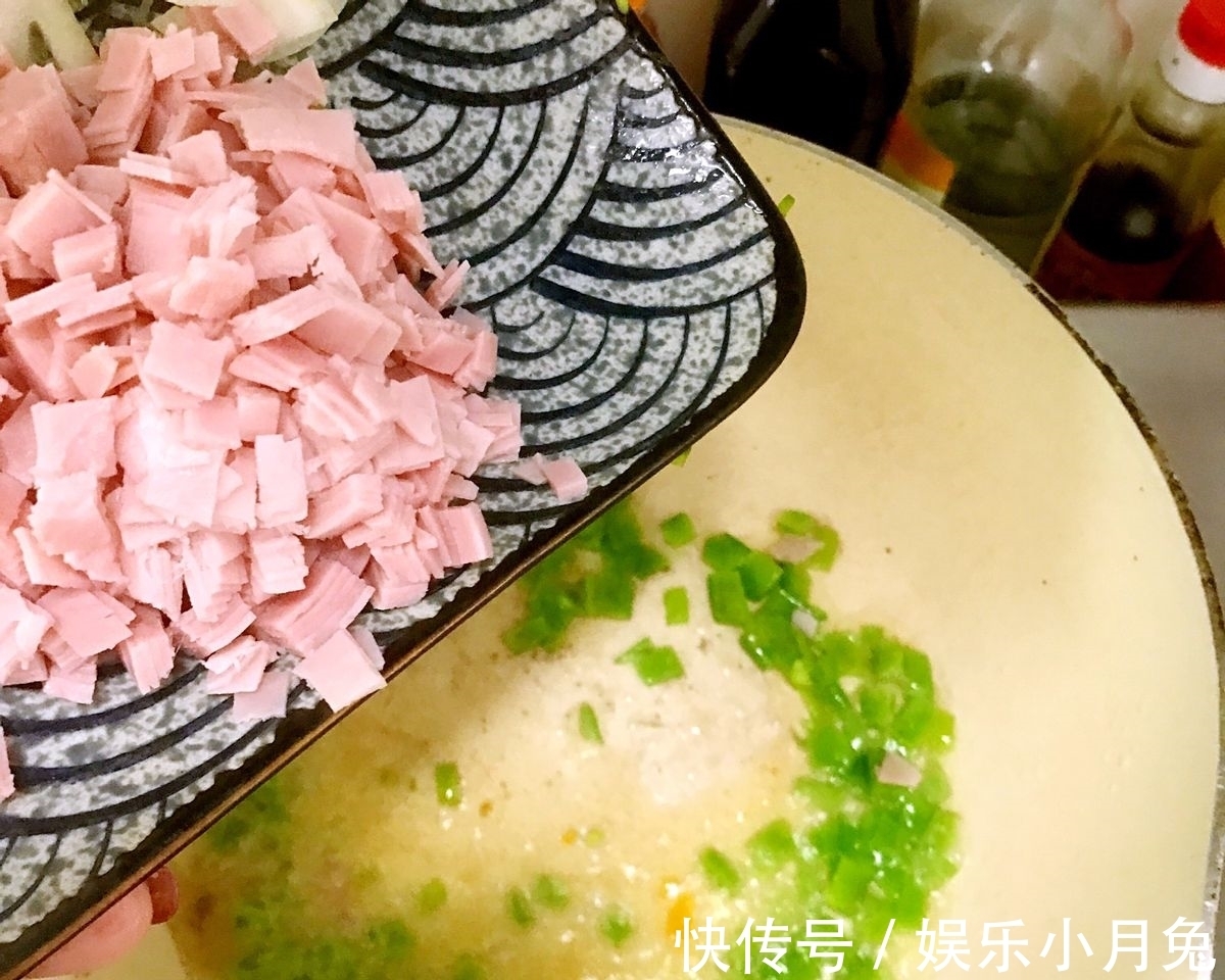 洋葱|鸡蛋,洋葱,土豆放在一起会碰撞出怎样的美味?没吃过的试试