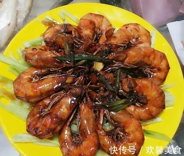美食推荐:可乐烧虾,鸡汁麻辣豆腐干,虾仁豆腐的做法