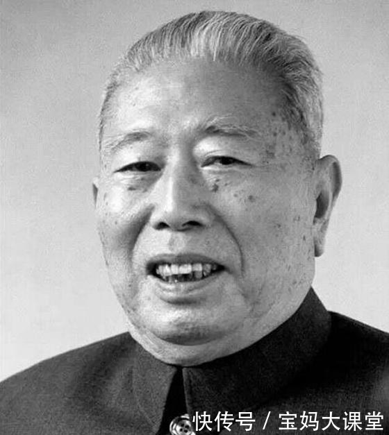 乡亲们|宋任穷将军下乡视察,乡亲们请他吃饺子,他吃完后就住进了医院