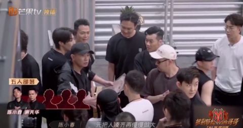 谢天华|《披荆斩棘的哥哥》“大湾区”爆笑不断，应采儿竟逼陈小春做这件事？