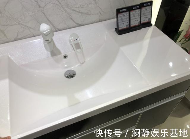 卫生间|卫生间装修这样设计，家里人口多也不怕，实用又人性化，真顺心