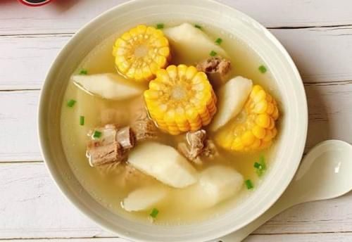 炖排骨|炖排骨汤,先焯水或者直接炖都不对,学会正确做法,肉软汤鲜