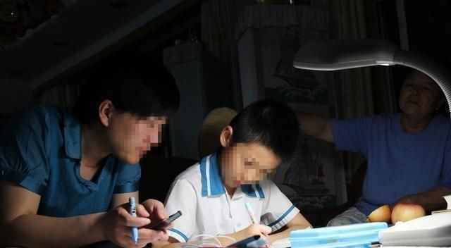 读音|上课捣蛋被老师罚抄名字“200遍”,孩子笑了也不看看我叫啥