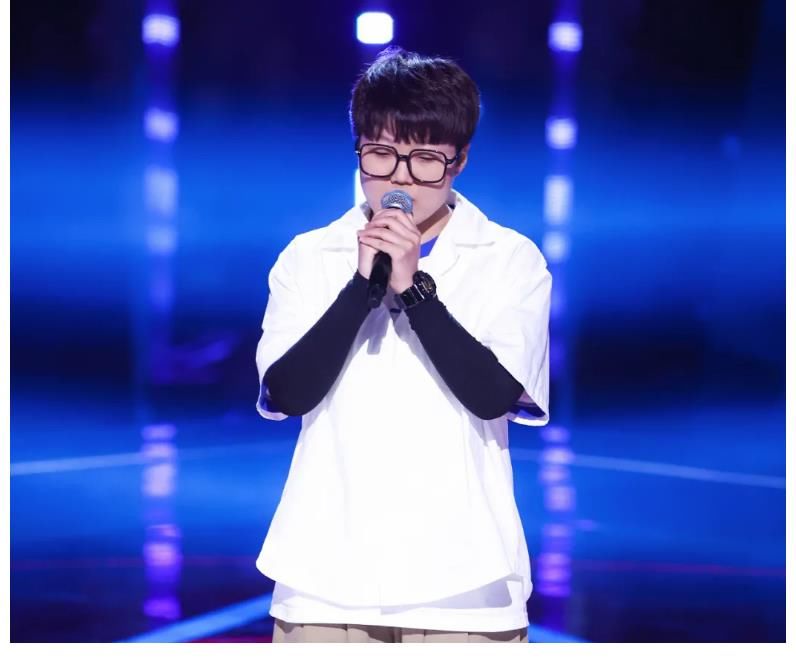 不知所措|孙楠曾翻唱的《善变》原唱,王靖雯是如何,从奶茶店小妹到歌手?