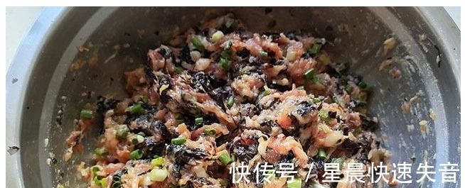 它比韭菜饺子简单，比白菜饺子好处，不放味精，自然鲜香，我常包！