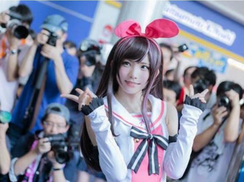 收入|来自世界顶级女coser的困扰,月入千万,钱却花不出去