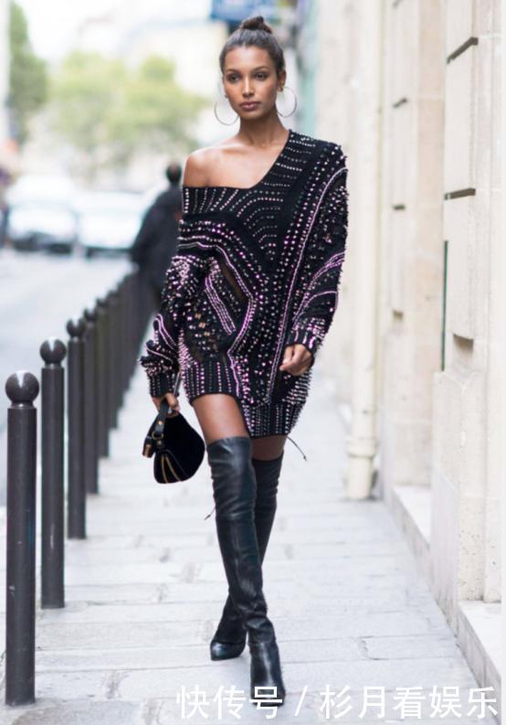 今秋火了一种搭配方式，女人都穿“长毛衣+过膝靴”，显瘦又显高