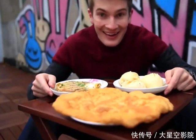 吃法|中国油条在国外火了,被美国人称为“高档菜”,吃法相当与众不同