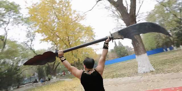 绝技#《闻见偶录》中,记录天桥的乞丐会“蛤蟆戏”,可惜这绝技失传了