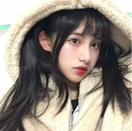 青春期女孩脸上有这“3标志”,是标准的“仙女脸”,准备当“校花”吧