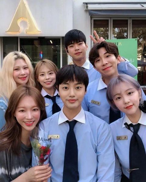 对比照|剪一次头发630元美女发型师专治“秃顶男”年入6亿,改造前后惊艳网友这是同一个头