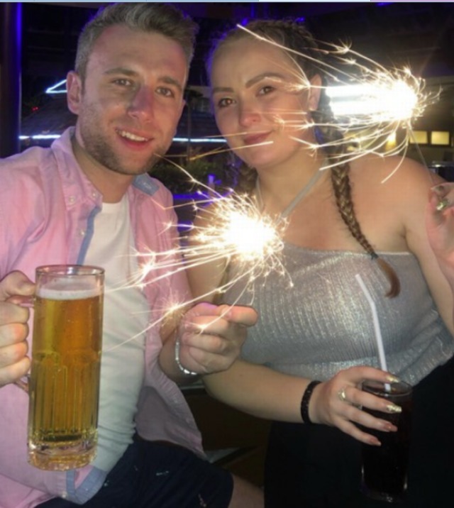 产子|20岁女子卫生间独自产子，期间并不知已怀孕，9个月时还吃避孕药