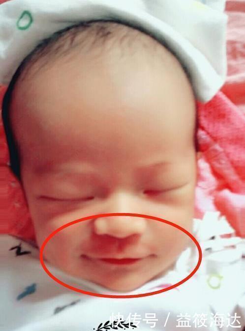 深度睡眠|新生儿睡着时爱“偷笑”父母别只觉得可爱,其中的原因不可忽视