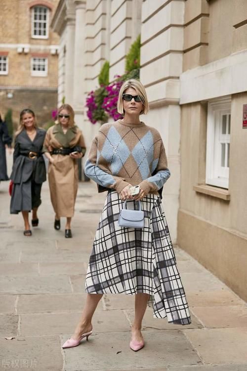 春天没有一件个性十足的毛衣，你怎么出门？