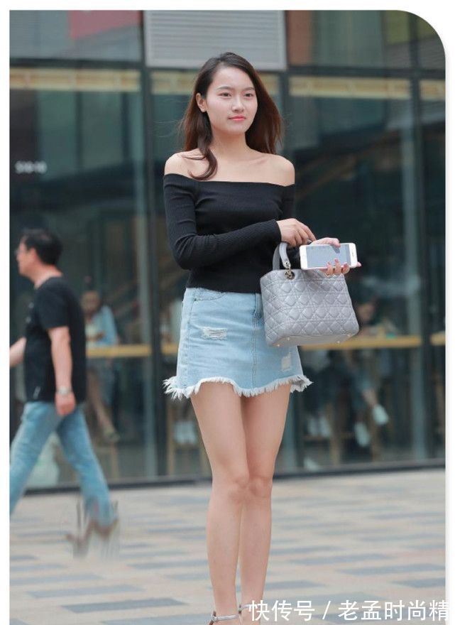 裙子|街拍美女:穿牛仔裙子的小姐姐,整体简约又不失气质