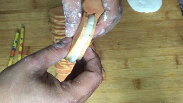 爱吃红薯的别错过哦,农村大妈都这样吃的,软糯香甜,孩子超爱吃