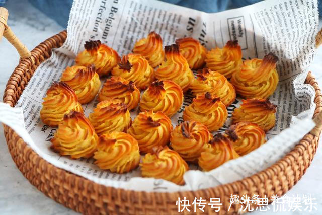 土豆做的小零食,简单2步就做好,好吃又低脂,吃一口就停不下来
