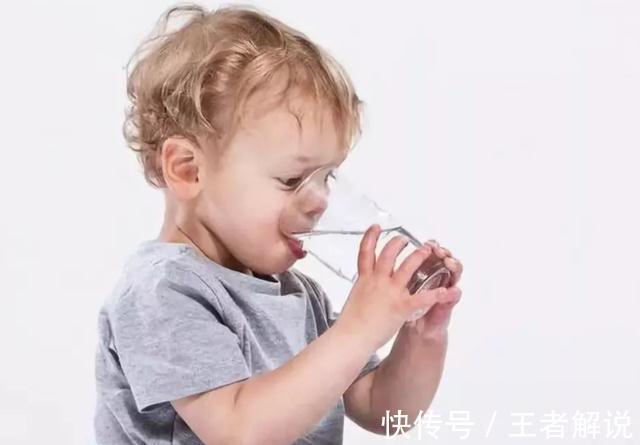 孩子|为什么宝宝1岁后要戒奶瓶?如何科学戒除,1岁娃的家长必须懂