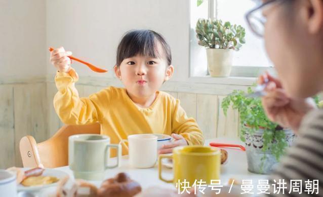 小米粥|中国式“糊弄”早餐在盛行,很多孩子每天都在吃,家长却毫无察觉