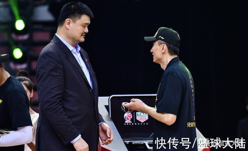 cb正式走人!CBA总决赛MVP亚当斯告别中国篮坛,姚明要负主要责任