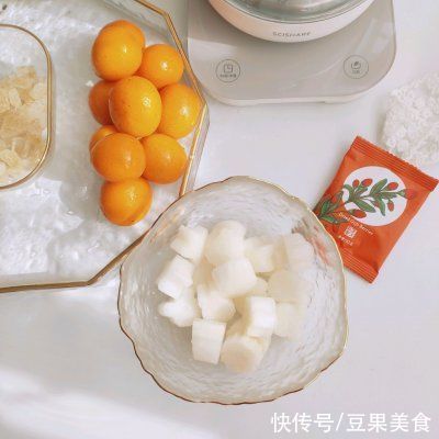 金桔雪梨汤，清肺润肺又解腻