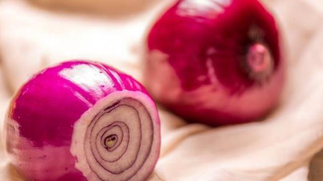 甲状腺结节|常吃洋葱能养甲状腺？想要呵护甲状腺，建议大家多吃3物，常喝4水