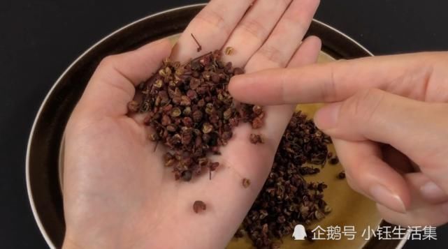  床底|不管家里有没有钱，抓紧在床底撒一把花椒，好多人不懂，早知早好