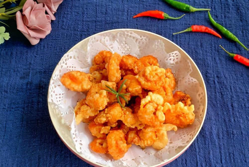 椒盐|脆皮椒盐虾仁,外酥里嫩,一口一个超过瘾
