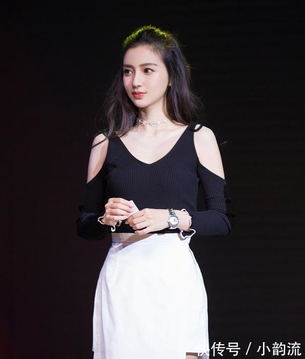 《奔跑吧》终于拿出杀手锏,AngelaBaby肉色连衣裙,直角肩太迷人