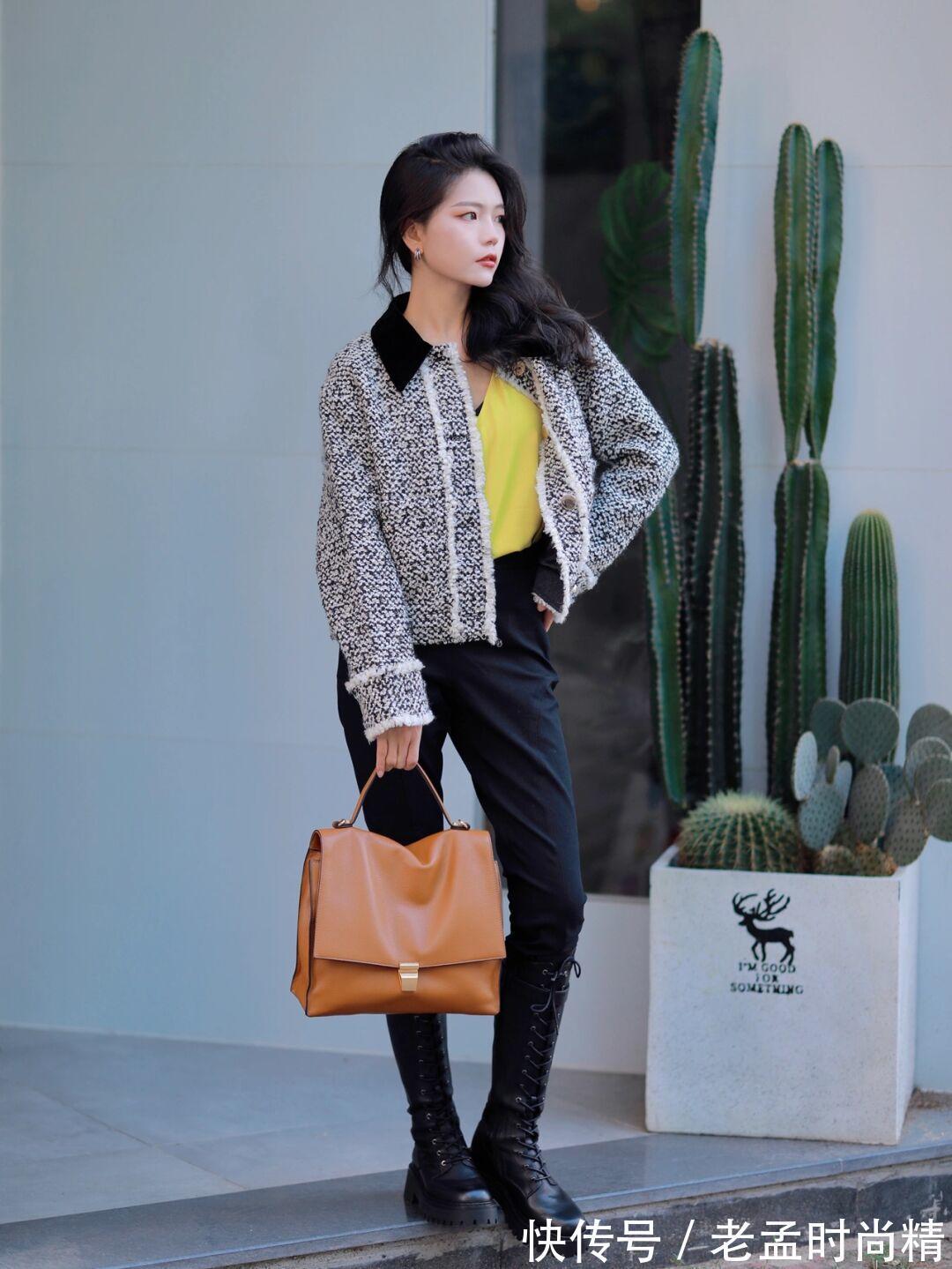 搭配|秋天精选:时尚博主小姐姐演绎针织连衣长裙+打底衫,优雅与个性