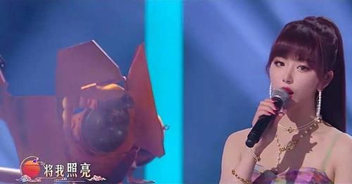 潘长江父女上蓝台春晚演小品，郭冬临猛灌汽水，煞费苦心却没笑点