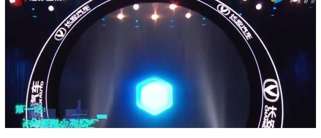 這檔用大型摳像綠幕的綜藝，把騰格爾和唐國強都整不會了