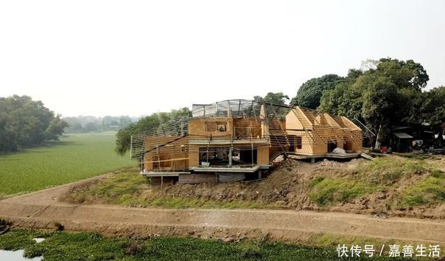 中薪|越南河内湖边民宅,土砖茅草打造的别墅!