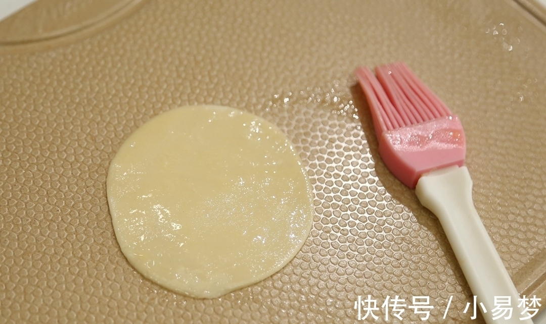 油炸|想吃春卷太容易,不揉面不油炸,简单快手就是一锅,当早餐一级棒