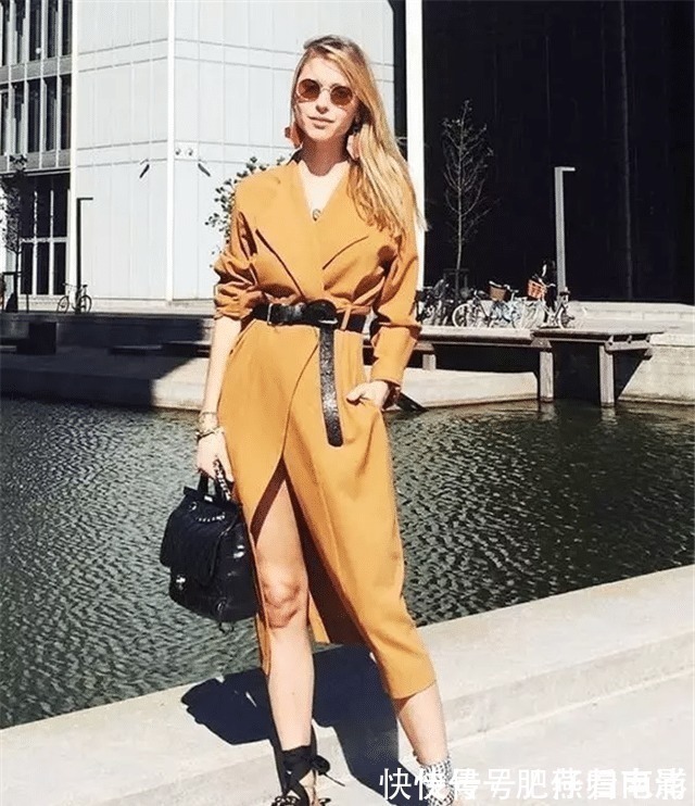 时尚 小白鞋已经失宠了,今年流行“1+1鞋”,时尚显高,明星都上头了!