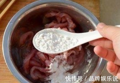 不管在家炒什么肉，都别用淀粉来腌，记住这2点，肉嫩还香！
