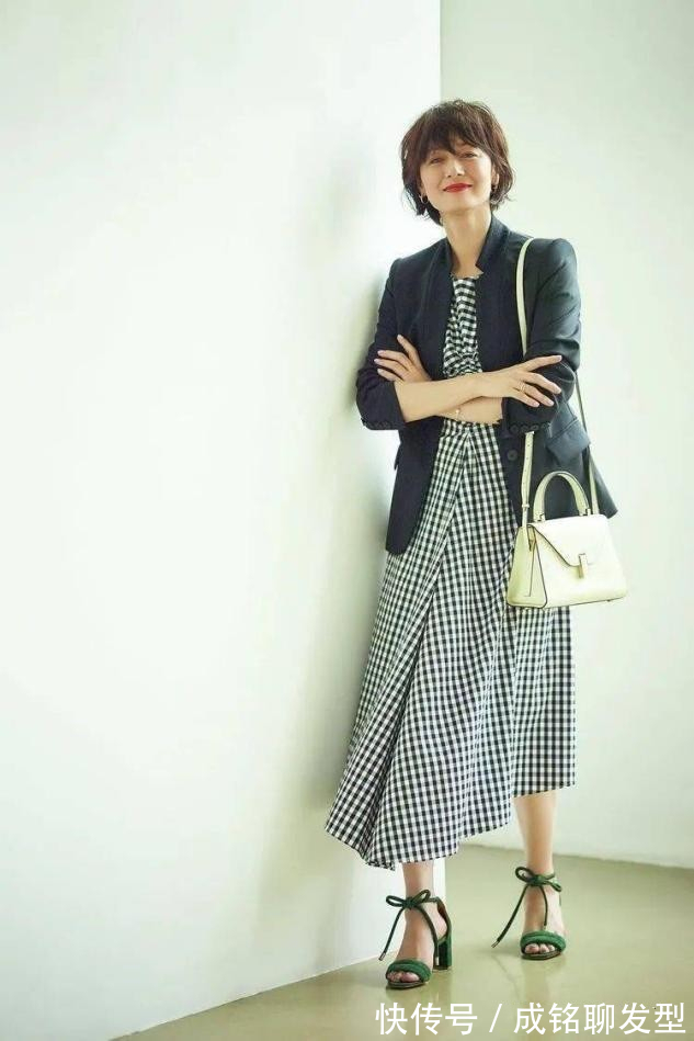西装|她是我见过最会穿的中年女人,52岁的福冈佳子,简直优雅到骨子里