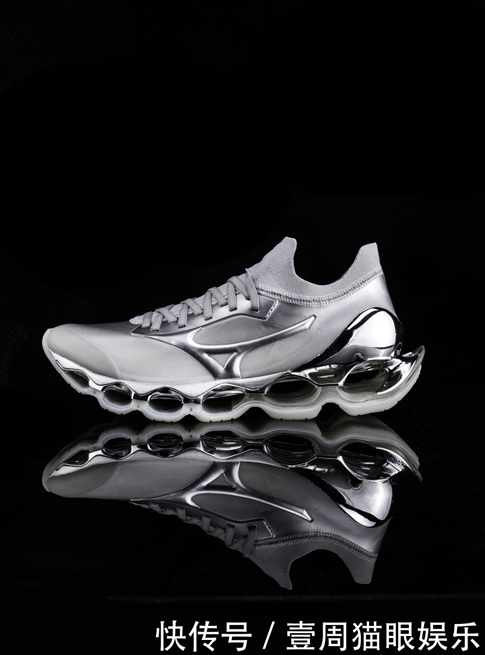 近期「最限量球鞋」就是它!潮流「性感大师」联名