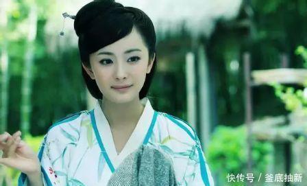 美人|她曾貌美如花,公子哥为其倾家荡产,晚年却沦落街头,靠卖唱为生!