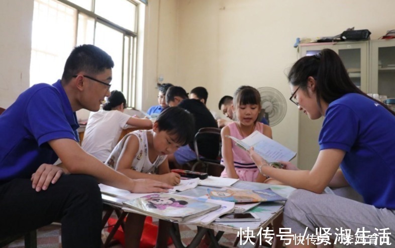 研究生|研究生哥哥给弟弟开家长会,看到成绩单愣在原地:上当了