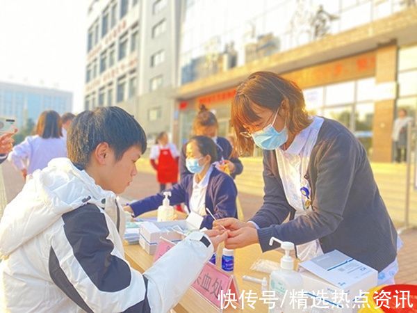 遵义职业技术学院|遵义医科大学附属医院开展“世界艾滋病日”宣传教育活动