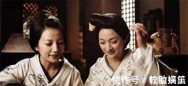 聊斋志异$清朝名画“女鬼图”,放大后才知她在干啥?你敢细看吗?