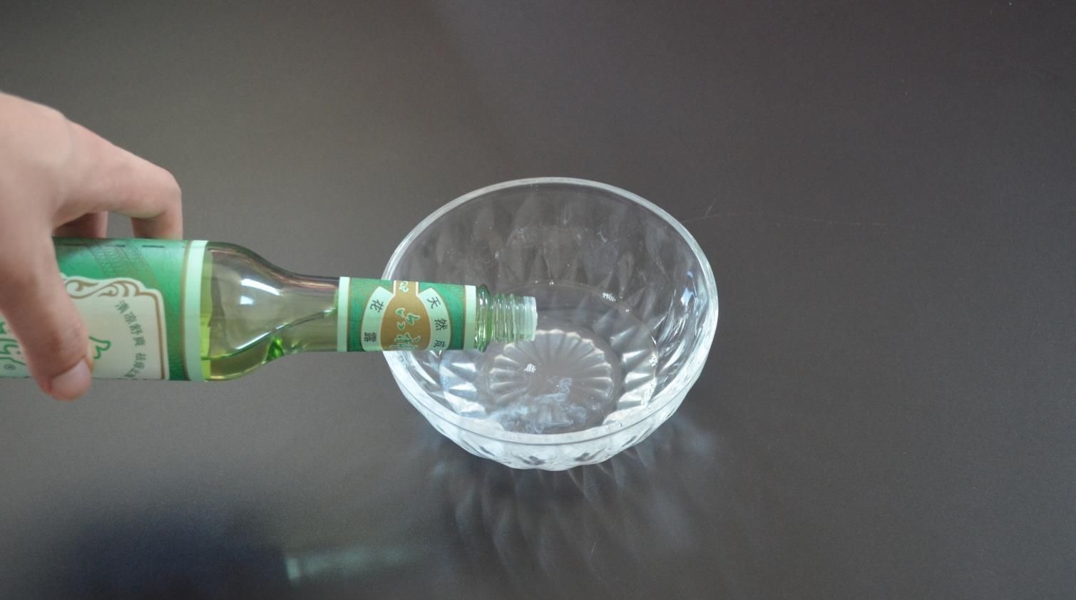 花露水倒进洗衣液里太实用了, 可惜很多人还不知道, 学会受用一生