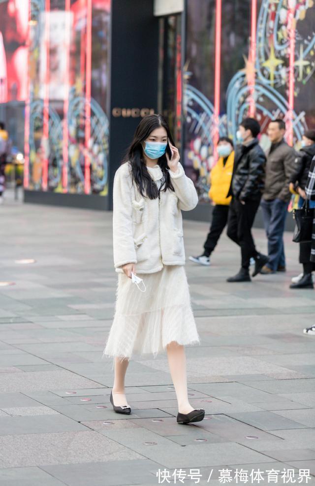 裙子|不能小看白色的裙子,早春搭配离不开,轻松穿出女神气质