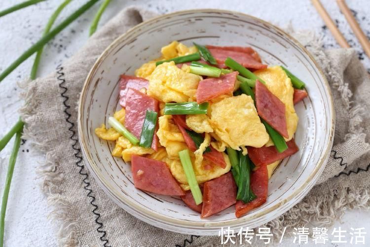 火腿炒鸡蛋|鸡蛋和它一起炒， 颜色好看又美味，主要是做法很简单，值得一试