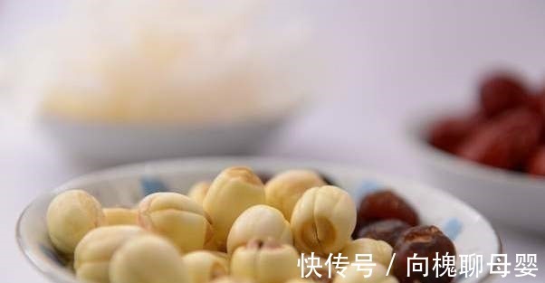 煮银耳汤,泡发后直接煮是错的,学会2个小技巧,出胶又多又快速