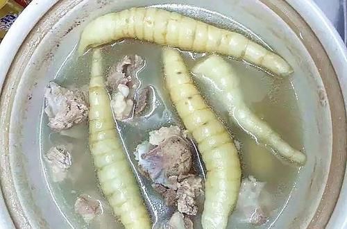 这种地下果实,长得像冬笋,煮熟后味道似红薯,如今不多见了