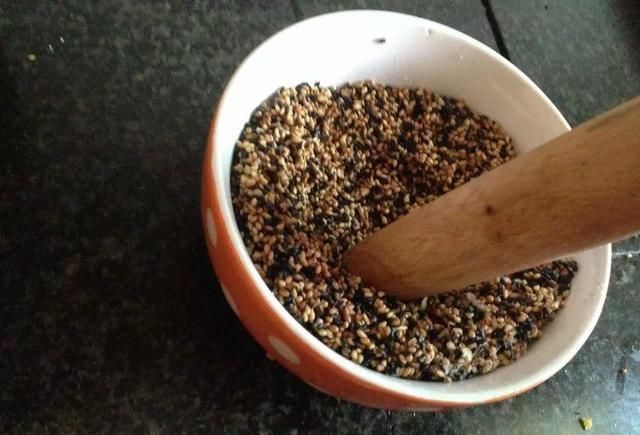 爆盆|养花不开花?自制“开花肥”,浇盆里猛开花,不用花钱买