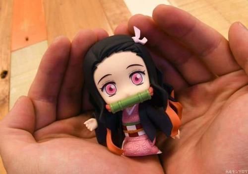 妹子|只要是二次元里的妹子,即使“拧断了”祢豆子手办的头你也可以吗