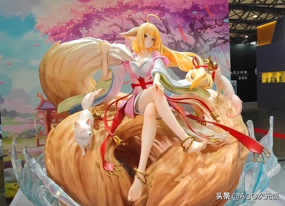 旗袍|2021WF展出多个等身手办，洛天依国风旗袍，剑网三的是神仙姐姐？